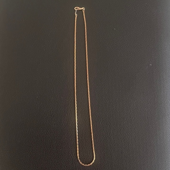 Elegant Chain Necklace 18” - Picture 2 of 5